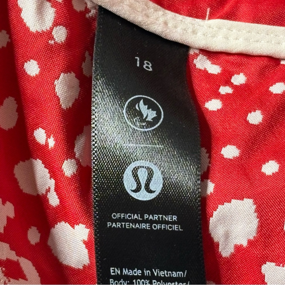 Lululemon 2024 Olympic Team Canada Convertible Jacket - Picture 8 of 9